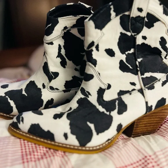 Cow Print Women's Ankle Boots - Black & White Western Style - Picture 2 of 9